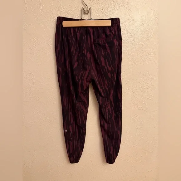 lululemon athletica Women's Joggers - Picture 6 of 8